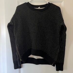 Lululemon Yogi Crew Sweater w/ Side Zips and Thumb Holes 100% Merino Wool